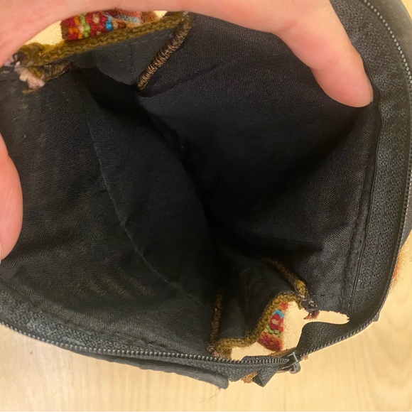 NWOT Red knit purse - Picture 8 of 8